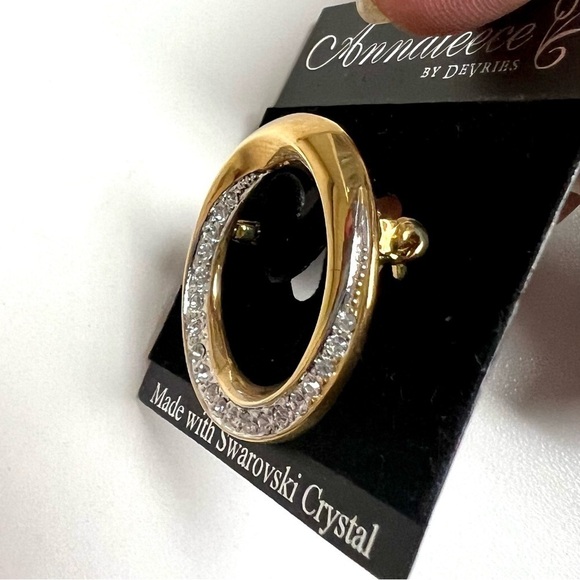 NWT ANNALEECE BY DEVRIES Swarovski Circle brooches. - Picture 2 of 5